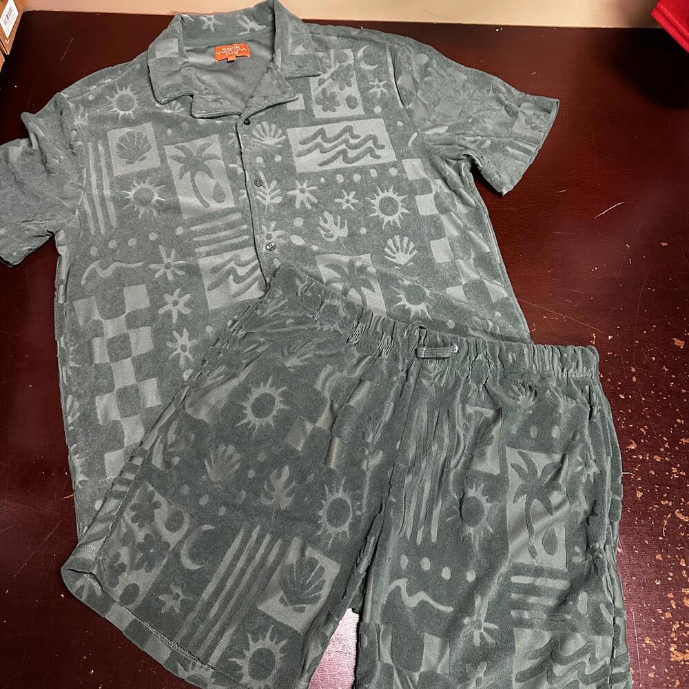 NEGATIVE SPACE men’s green pattern button up summ… - image 1